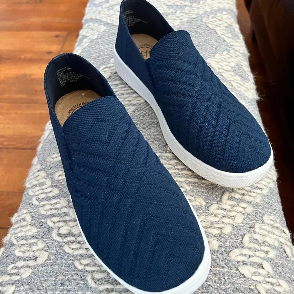 Women's Navy Slip-On White Mountain sneakers - Picture 1 of 6